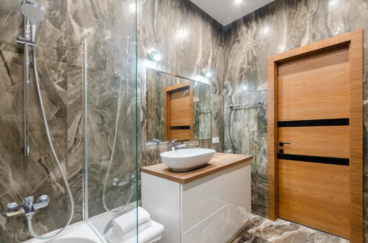 Petrovdom Apartaments 8-188 In Rc Central Park, 7 John Mccain Street Киев Екстериор снимка